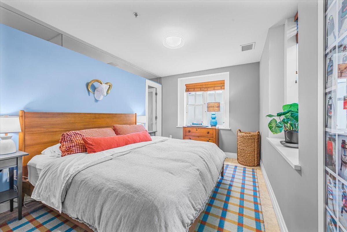 1210 Queen St #1 photo 23