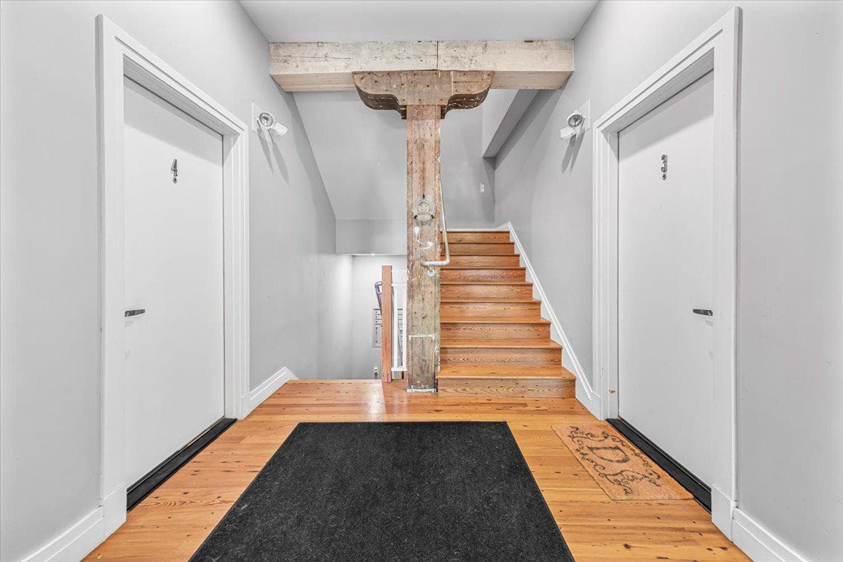 1210 Queen St #1 photo 4