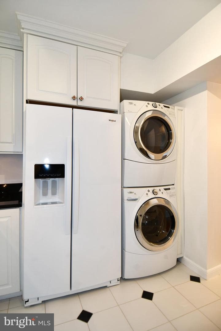 1250 S Washington Street S #614 photo 13