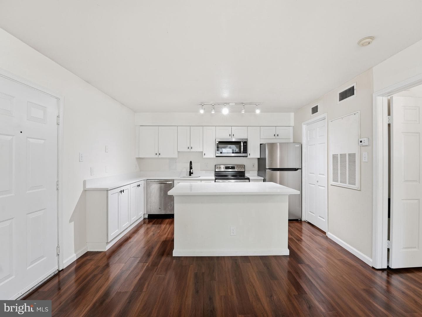 3303 Wyndham Circle #146 photo 4