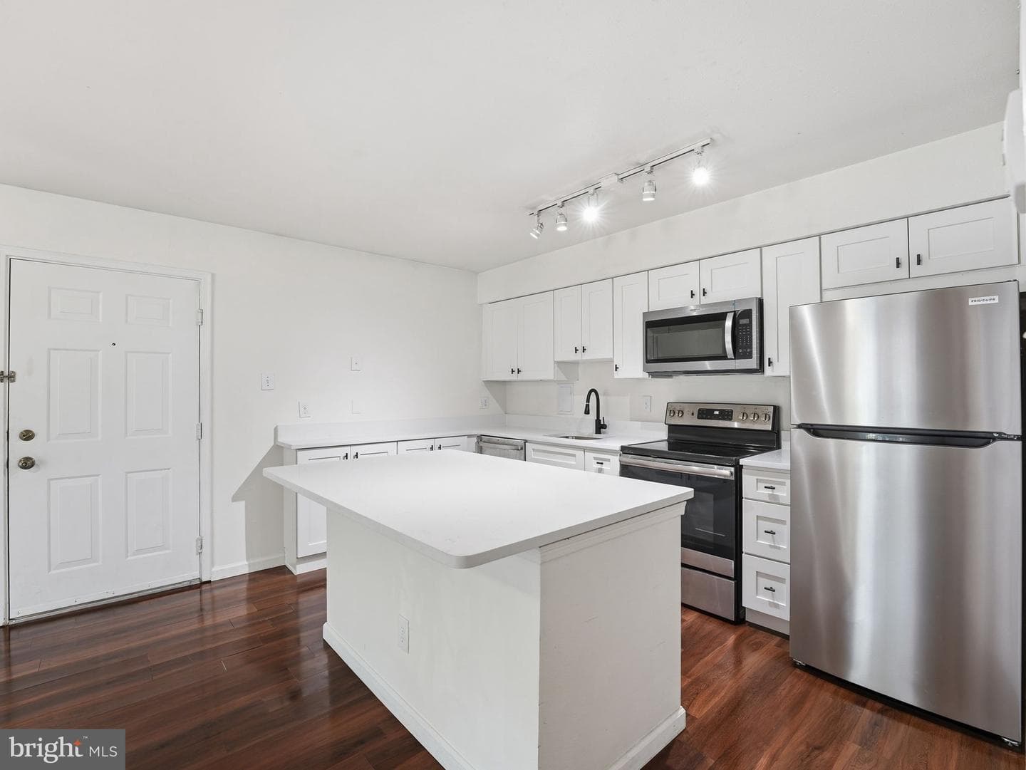 3303 Wyndham Circle #146 photo 5