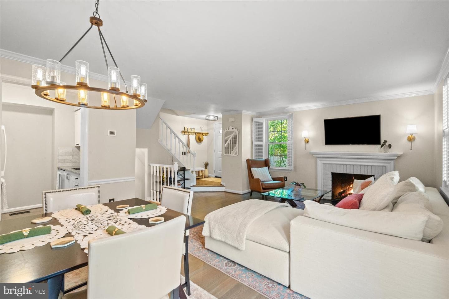 912 Bernard Street photo 6