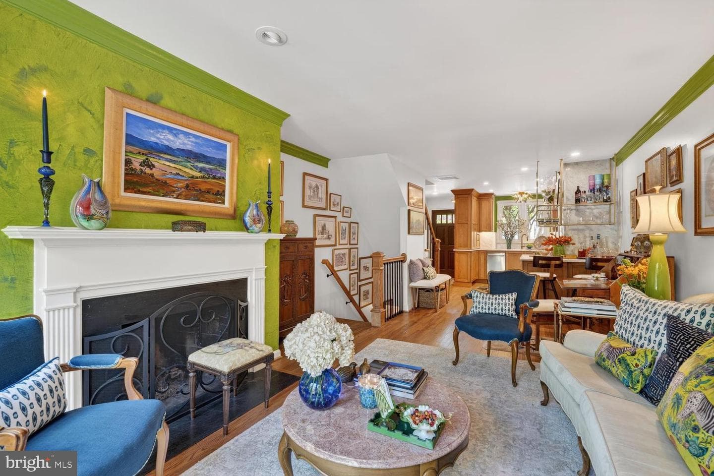 711 W Abingdon Court photo 7