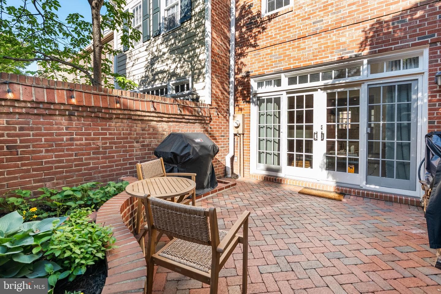 633 S Columbus Street photo 46