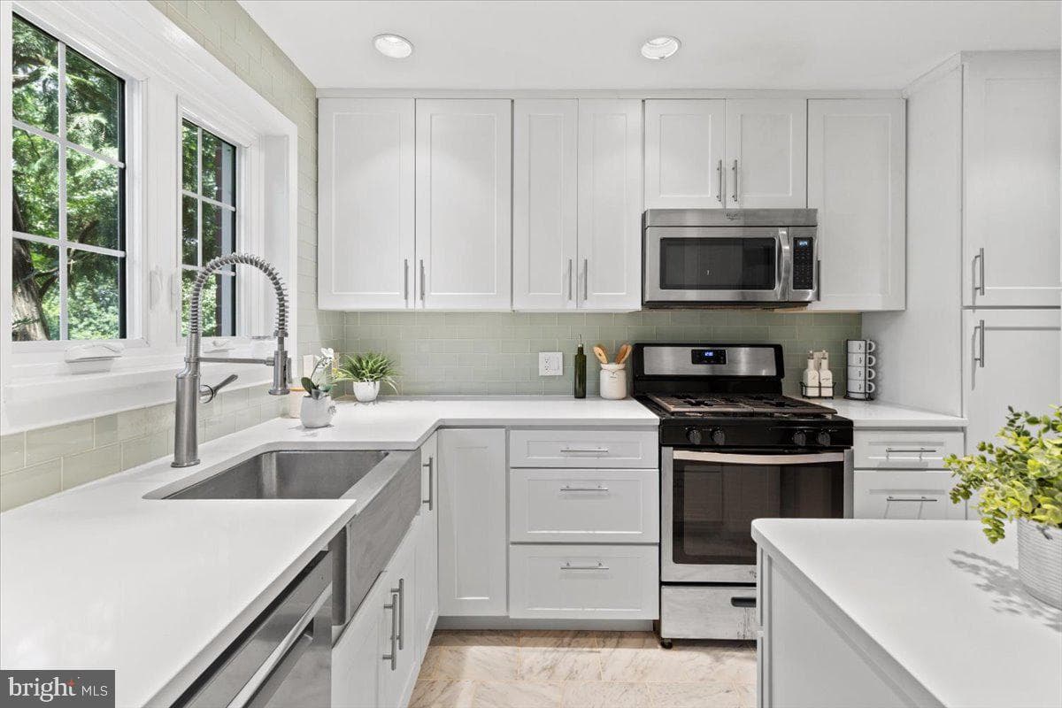 3527 Martha Custis Drive, Alexandria