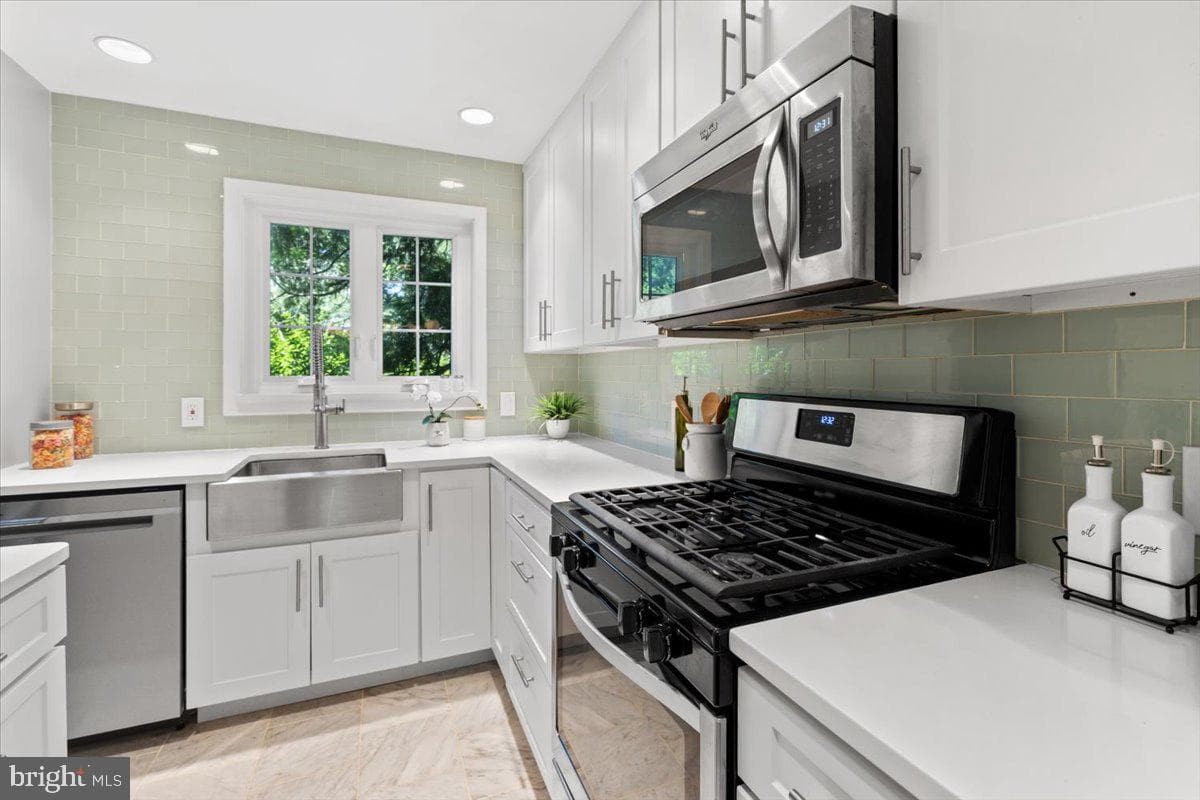 3527 Martha Custis Drive photo 4