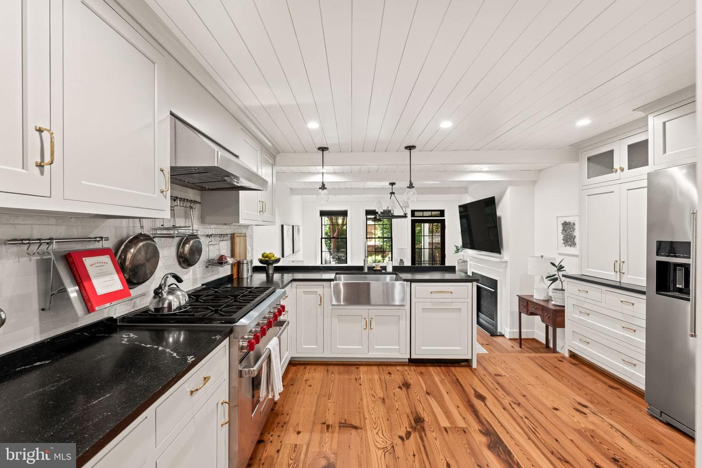 515 S Fairfax Street photo 23