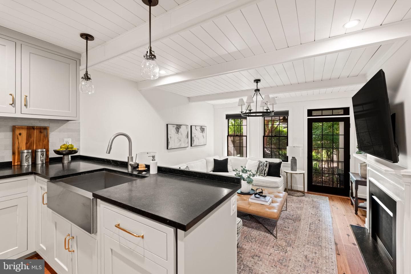 515 S Fairfax Street photo 27