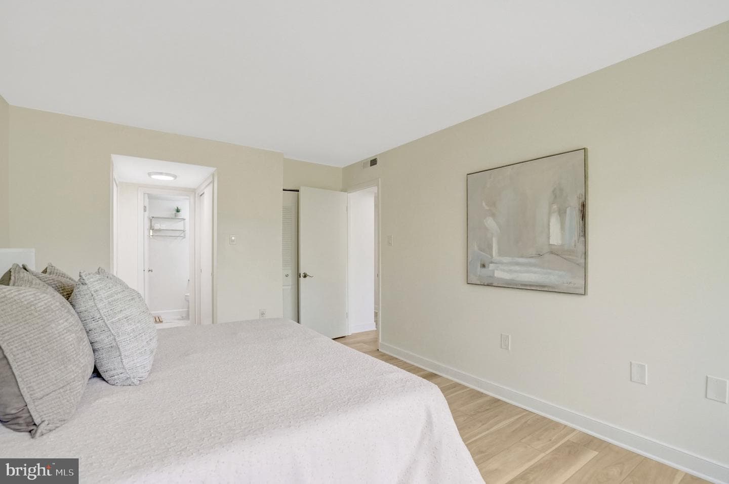 128 Roberts Lane #400 photo 21