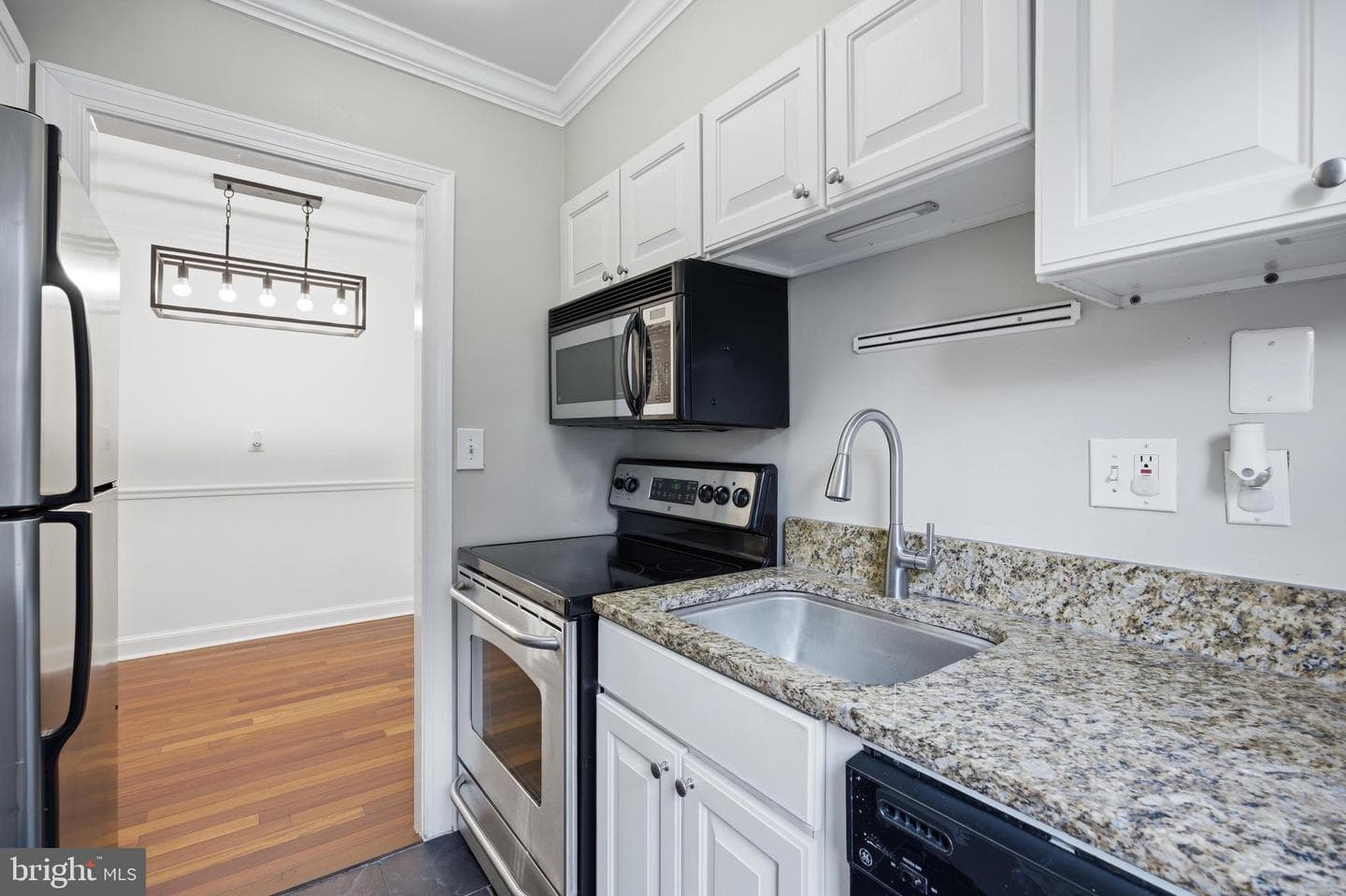 718 S Washington Street #101 photo 17