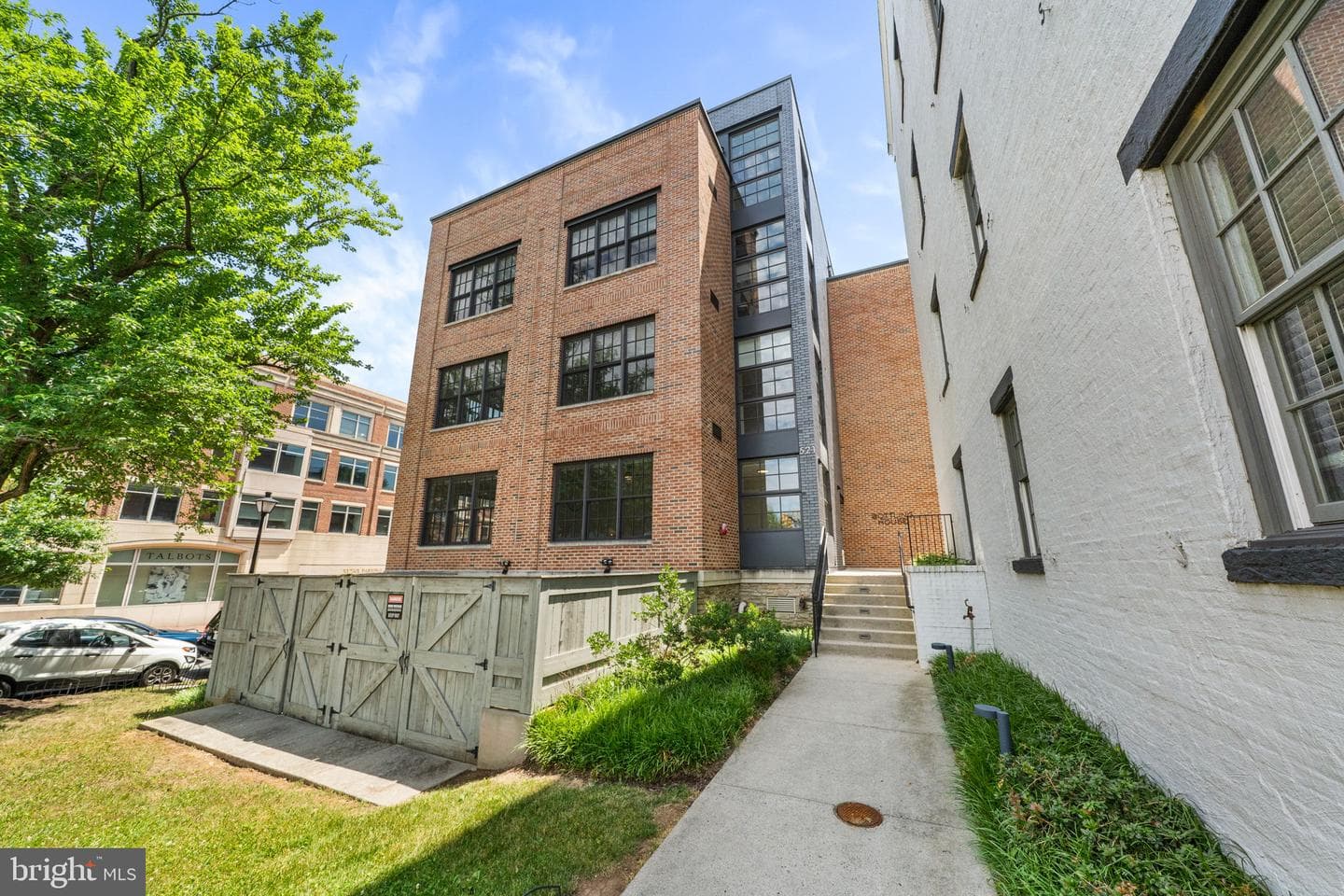 521 N Washington Street #101 photo 34