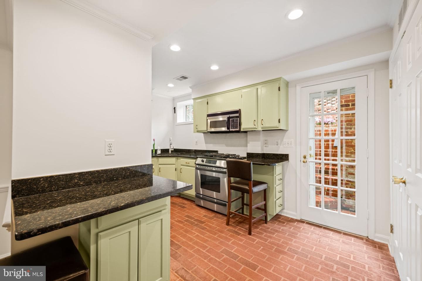 411 Franklin Street photo 30