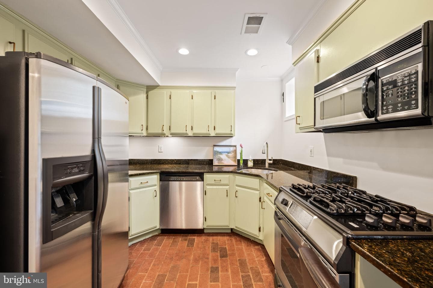 411 Franklin Street photo 33