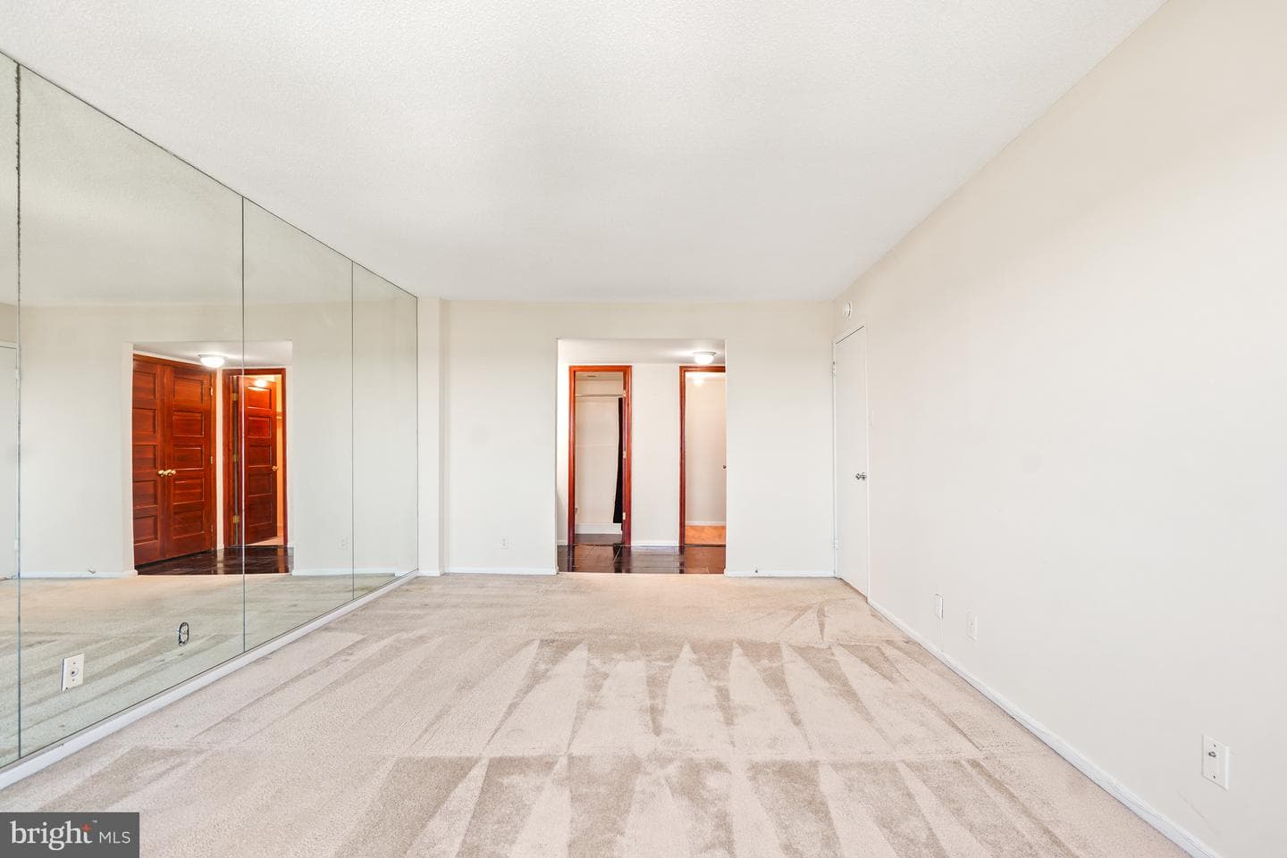 205 Yoakum Parkway #1809 photo 26