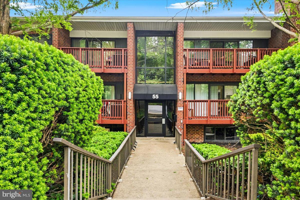 55 Skyhill Road #101, Alexandria
