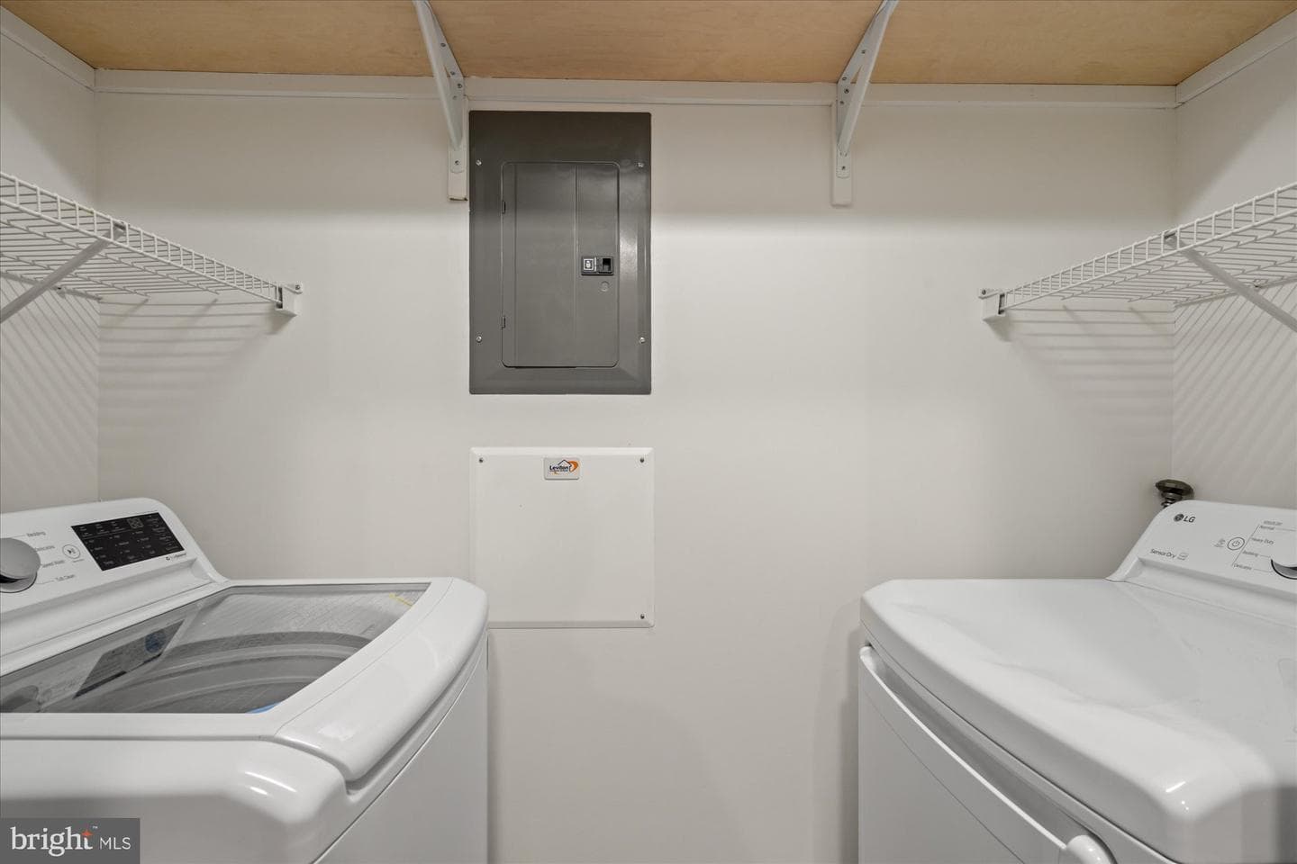 309 Holland Lane #320 photo 24
