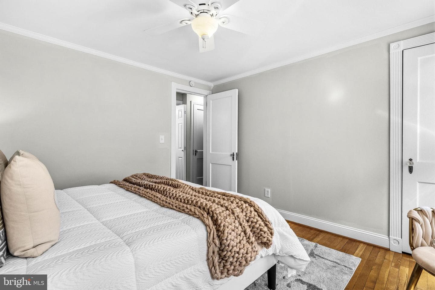 1735 Cameron Street photo 15