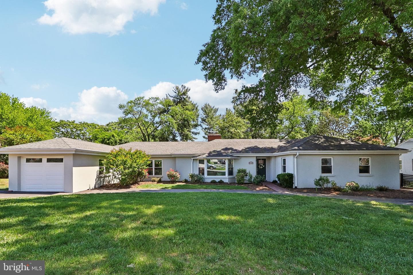 201 Longview Drive photo 2