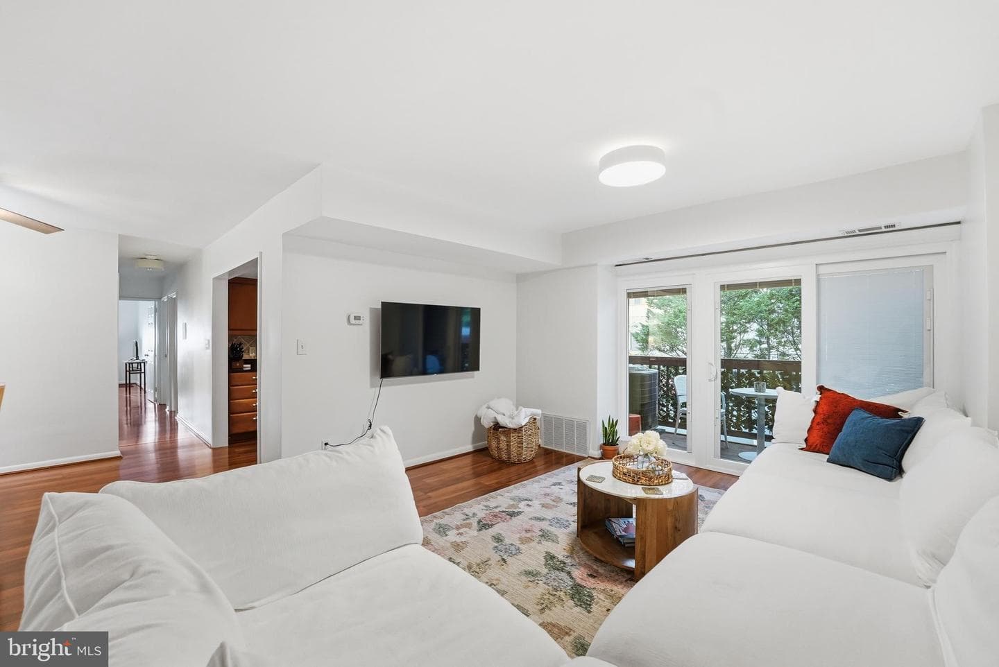 49 Skyhill Road #204 photo 3