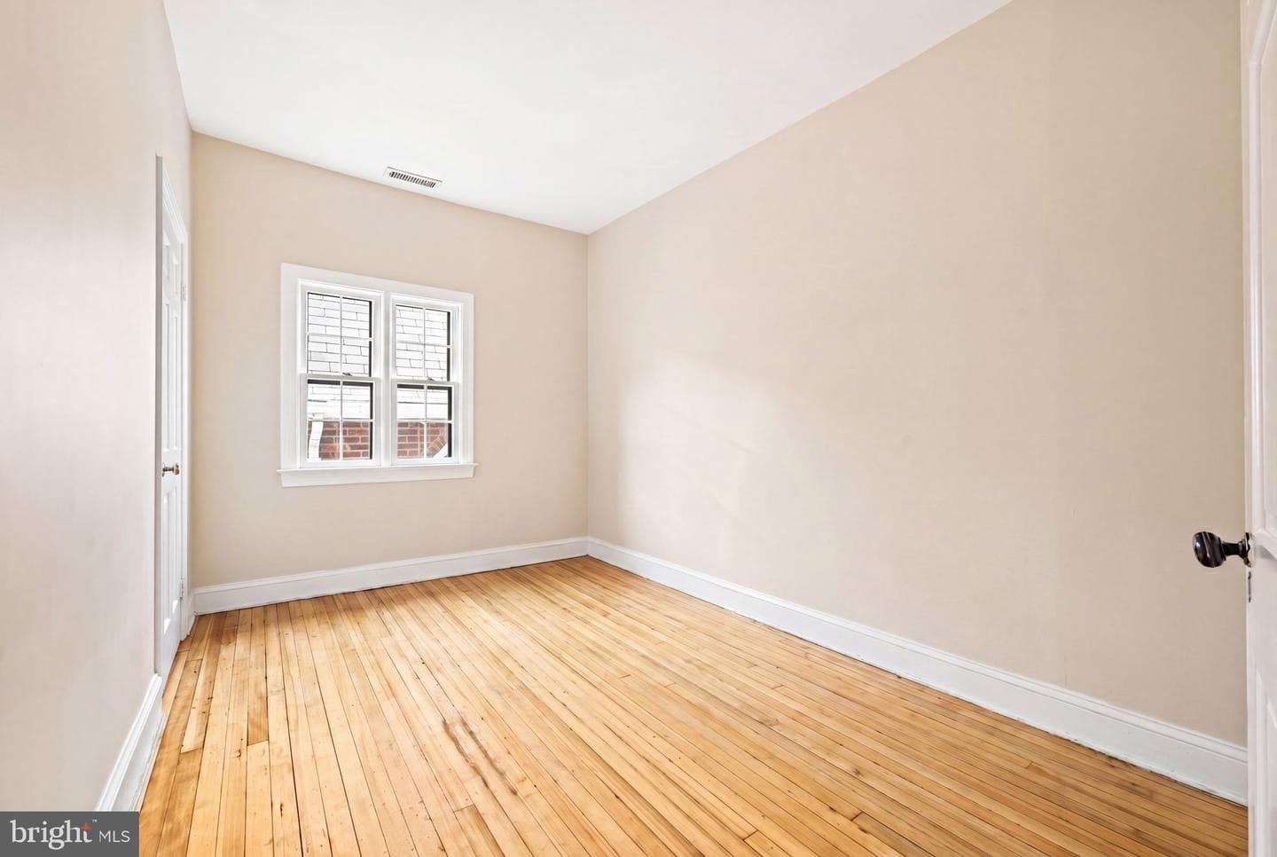 215 N Columbus Street photo 16