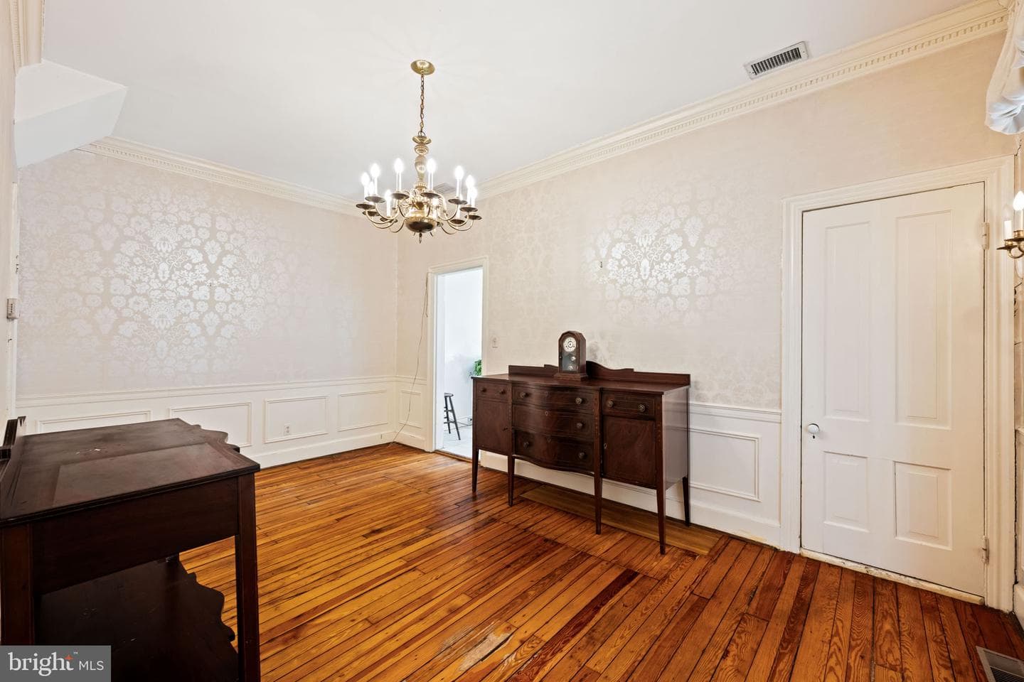 215 N Columbus Street photo 9