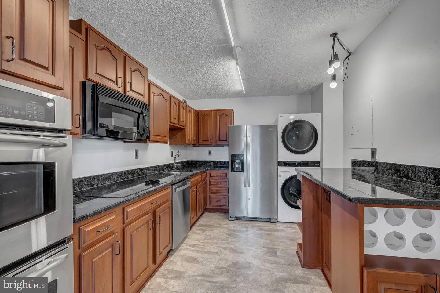 307 Yoakum Parkway #1722 photo 10