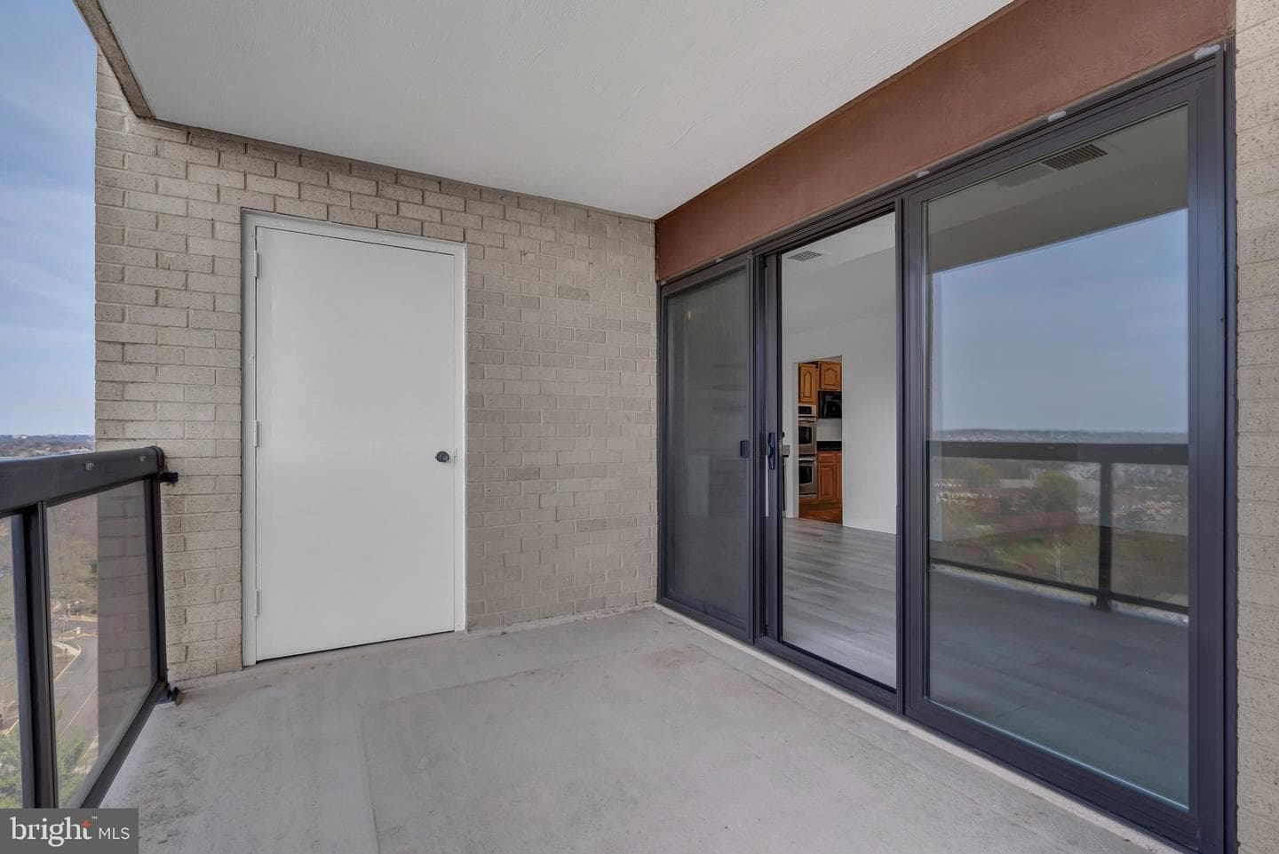 307 Yoakum Parkway #1722 photo 16