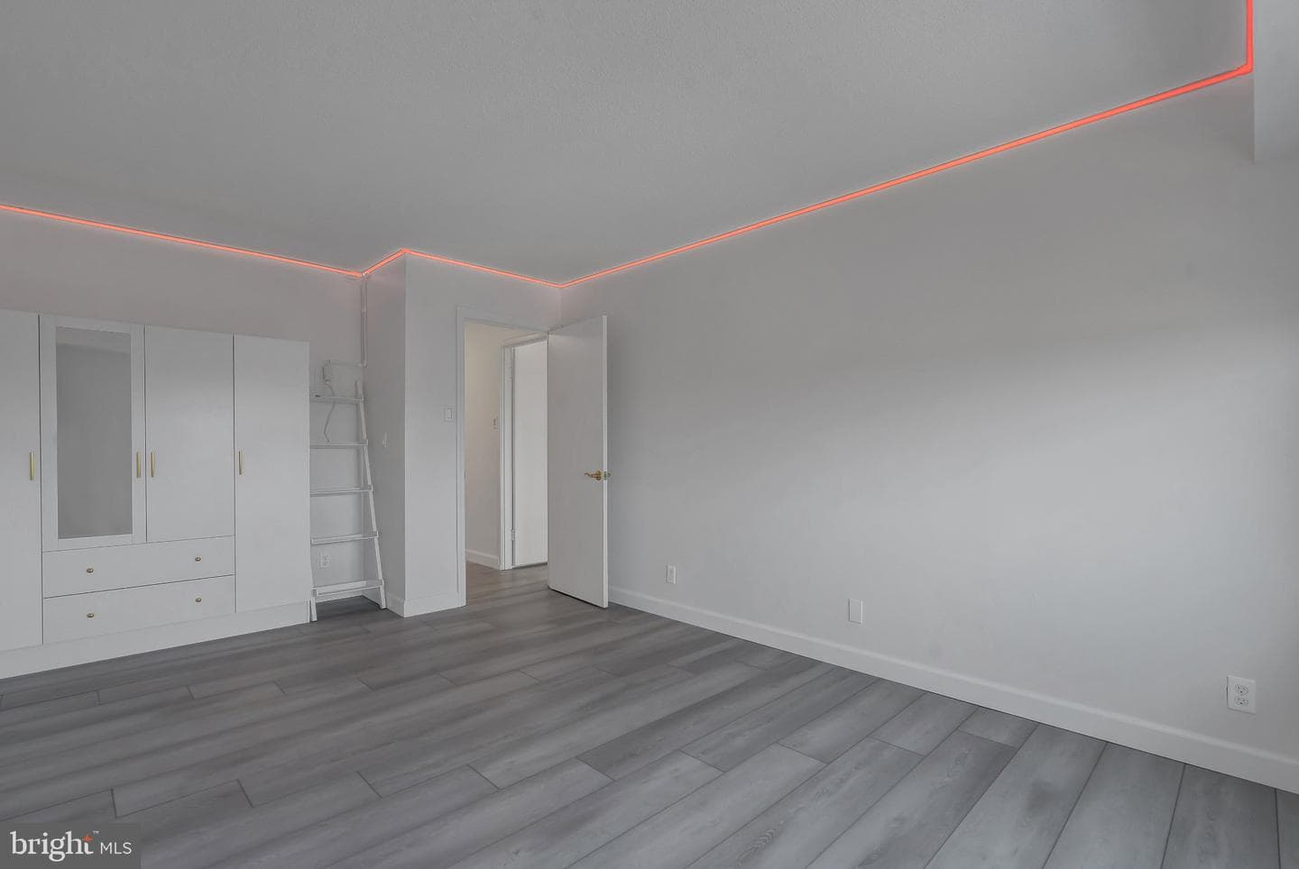 307 Yoakum Parkway #1722 photo 31