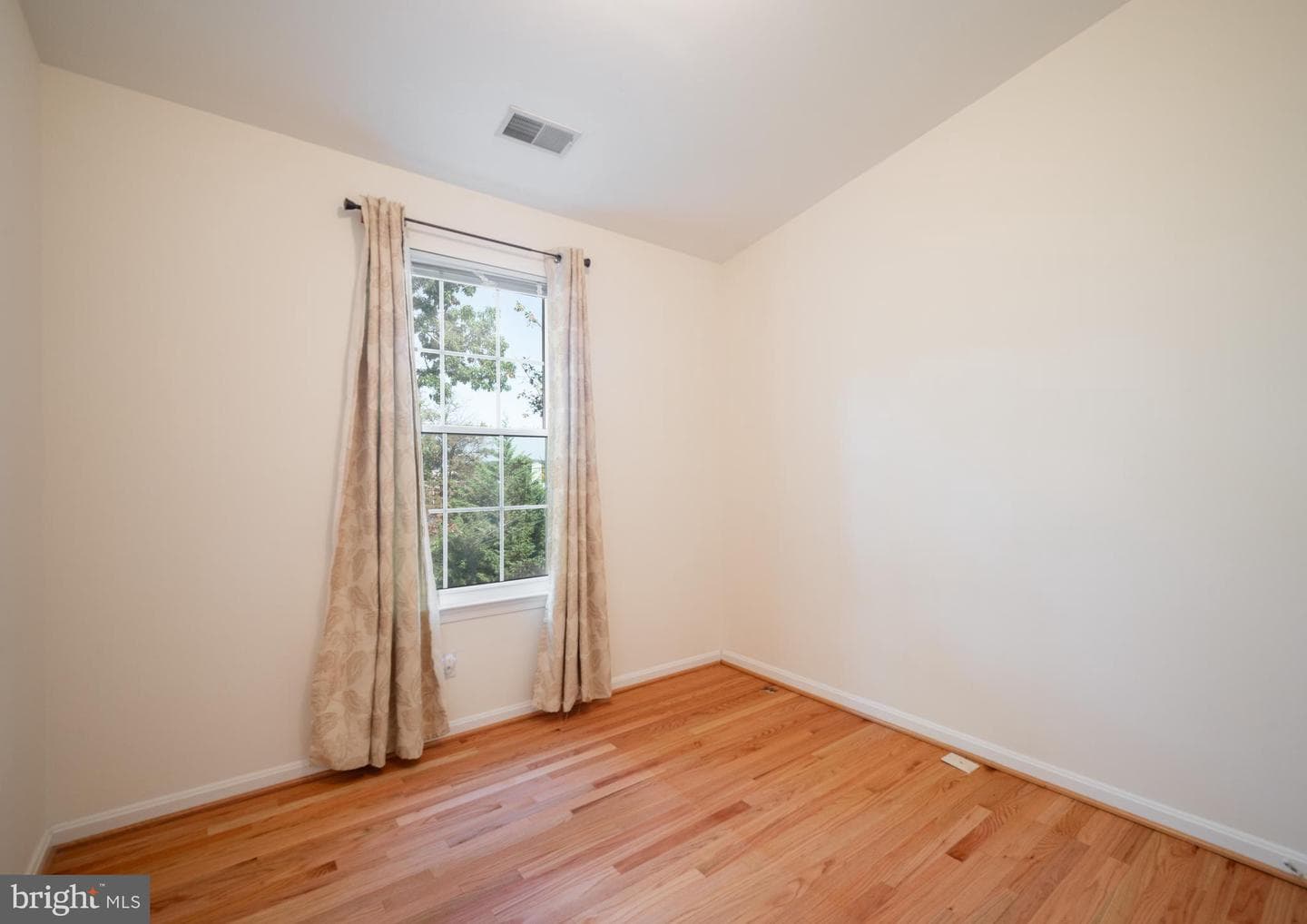 122 Sanborn Place photo 38