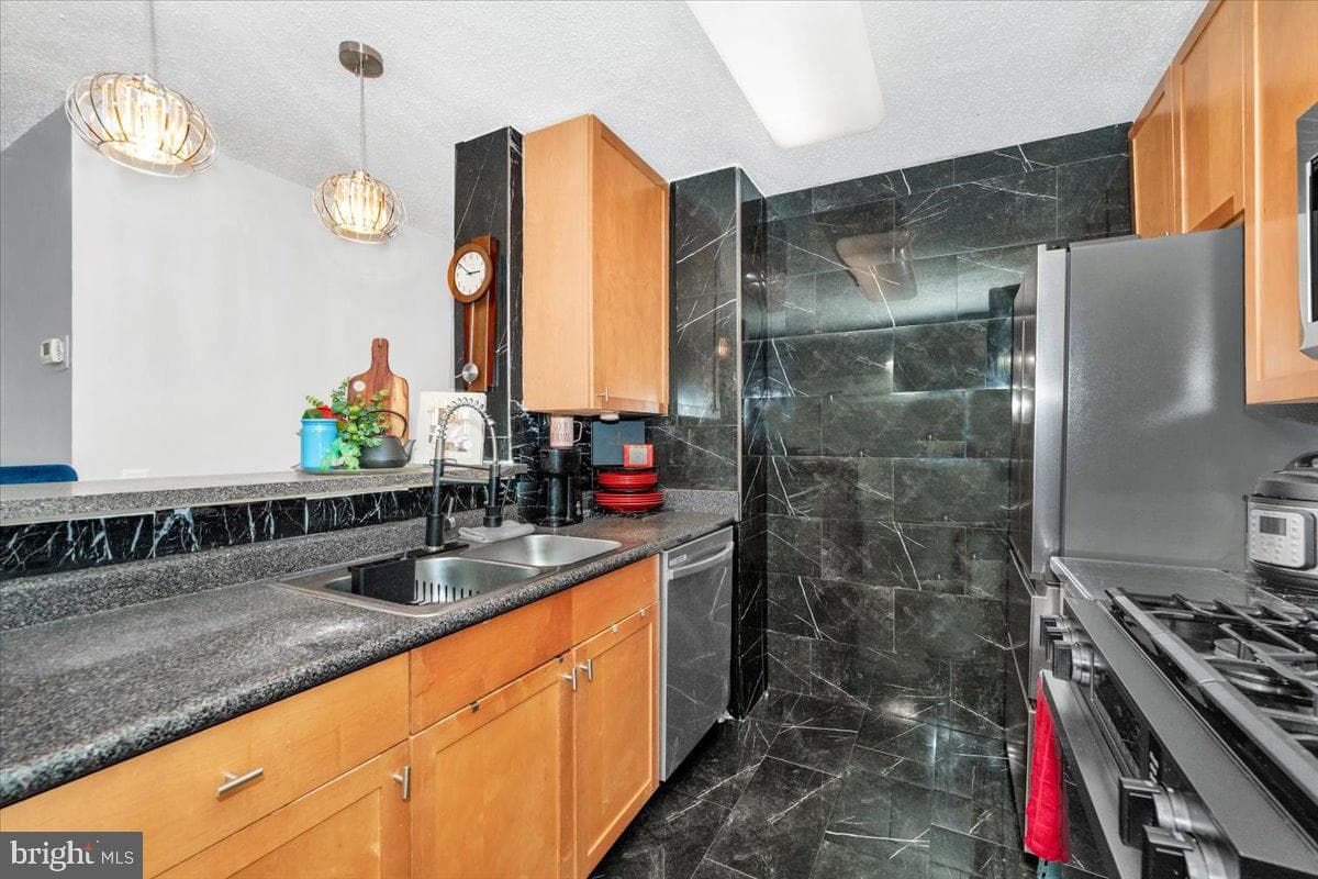 60 S Van Dorn St # 511 photo 22