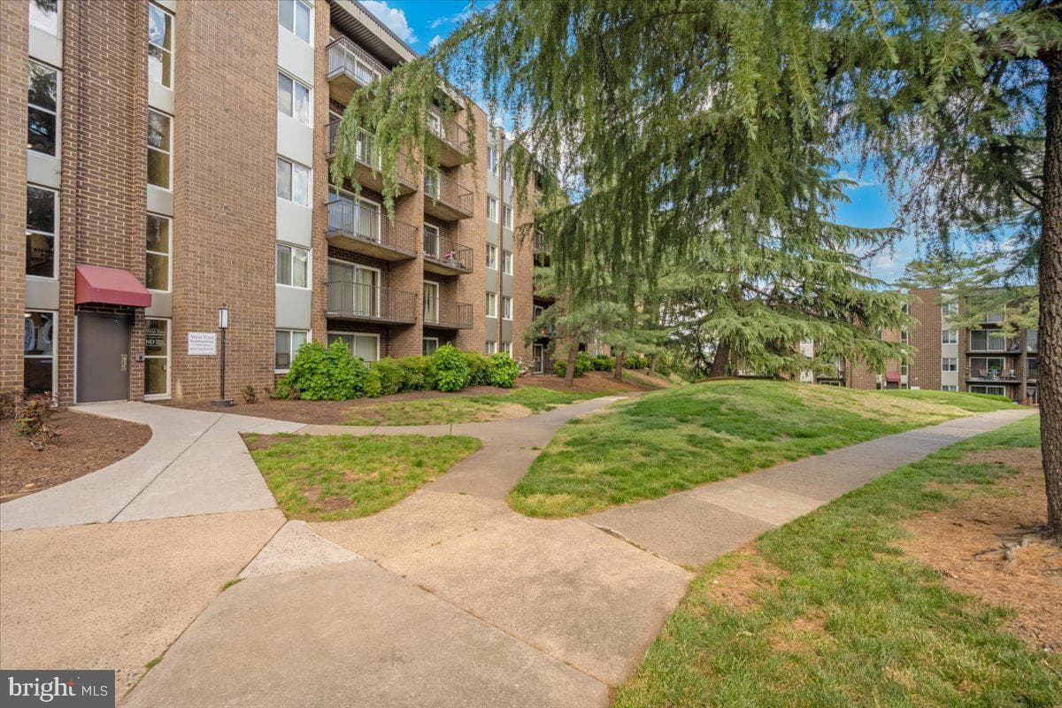 60 S Van Dorn St # 511 photo 51