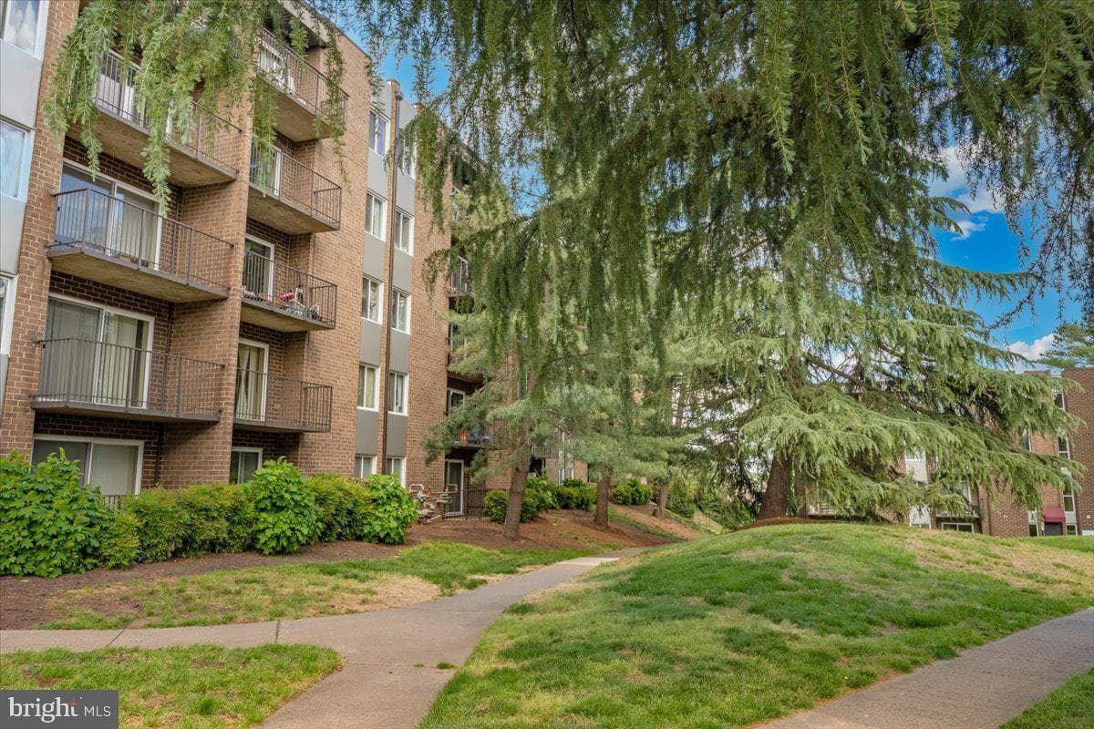 60 S Van Dorn St # 511 photo 52