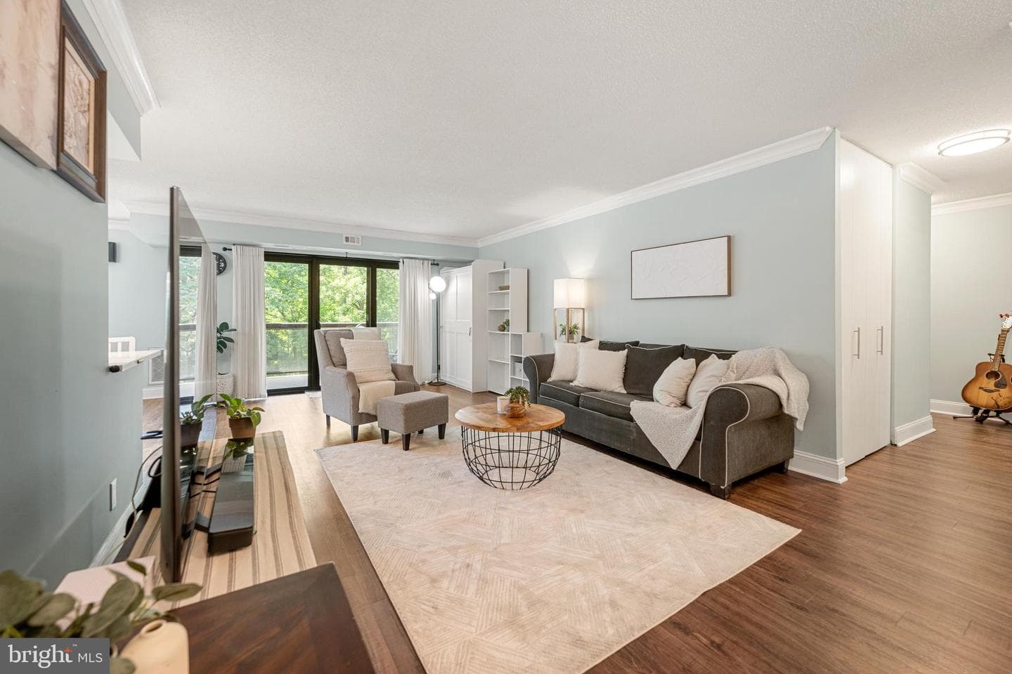 203 Yoakum Pkwy # 609