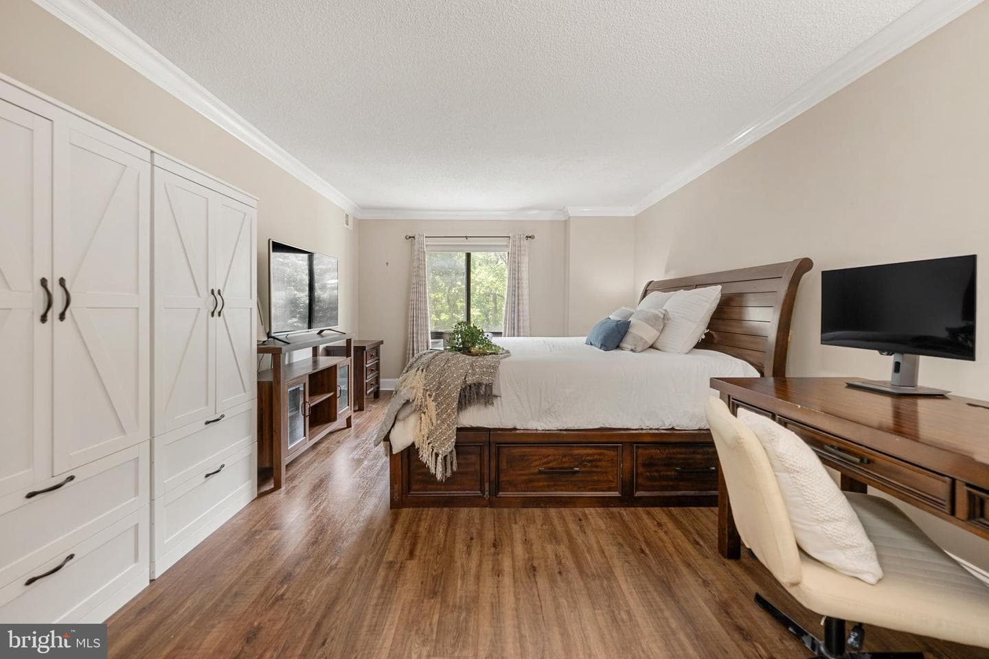 203 Yoakum Parkway #609 photo 14