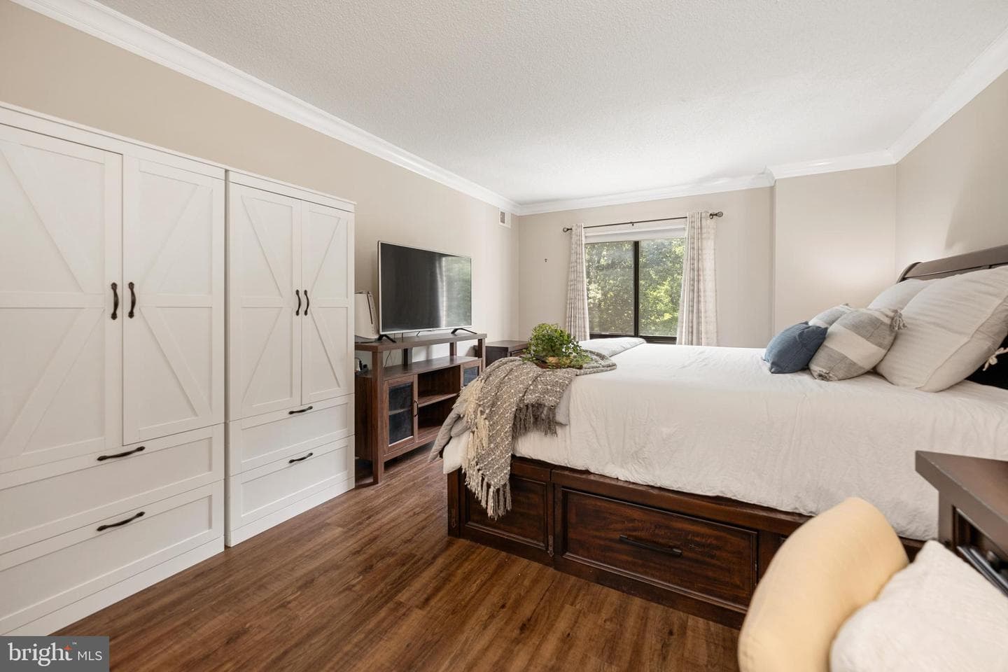 203 Yoakum Parkway #609 photo 16