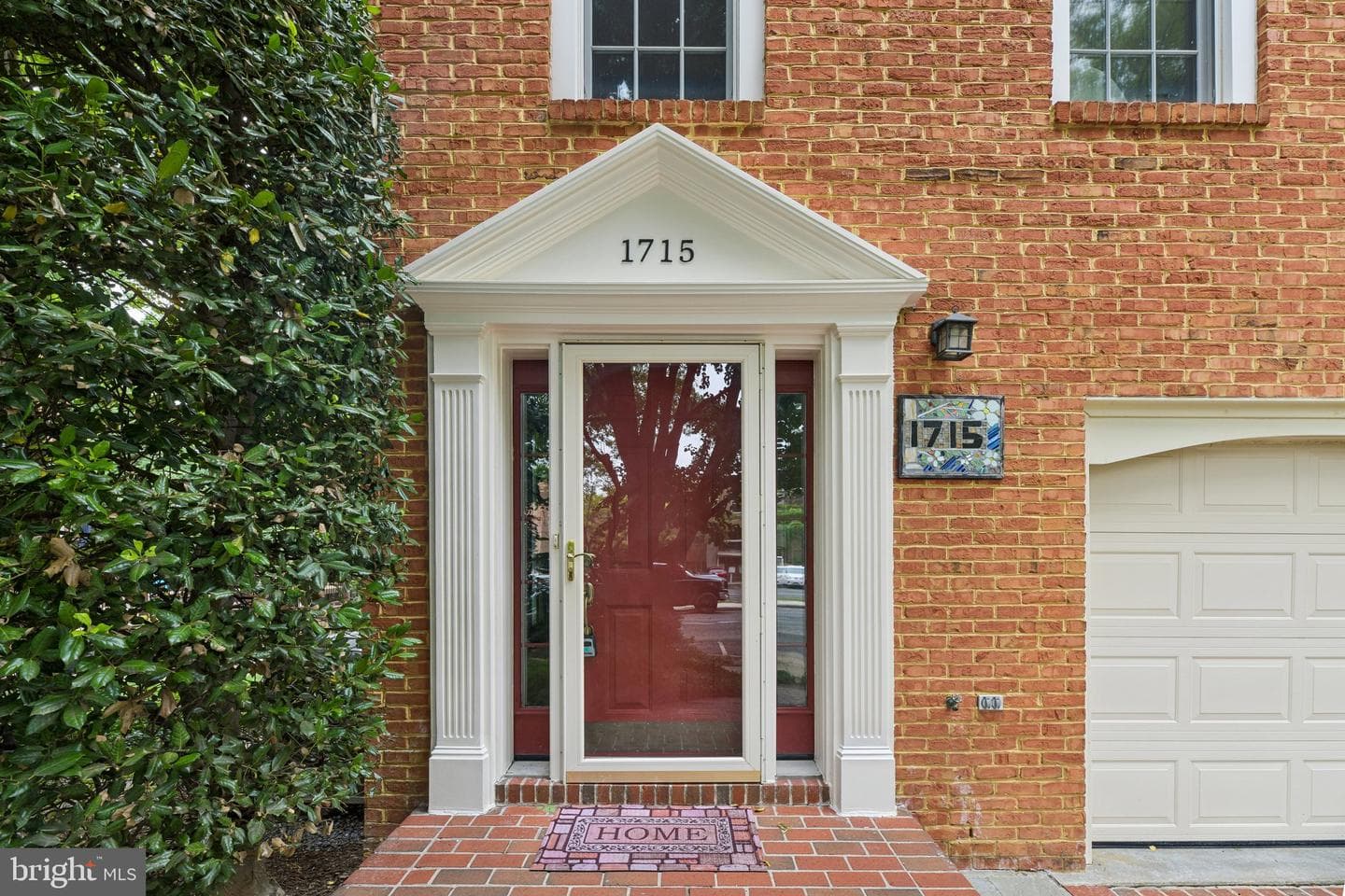 1715 Dogwood Dr photo 3