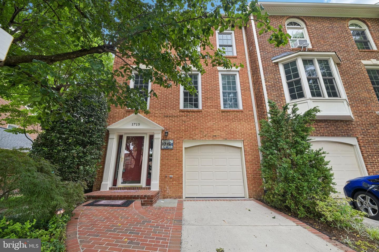 1715 Dogwood Dr photo 4