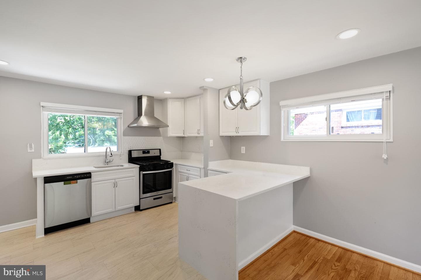 208 N Furman Street photo 10