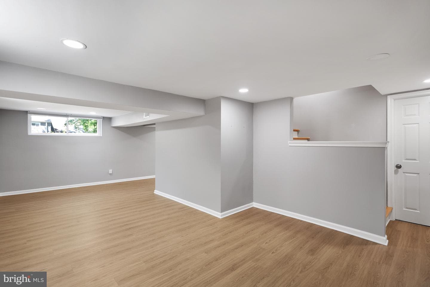 208 N Furman Street photo 32