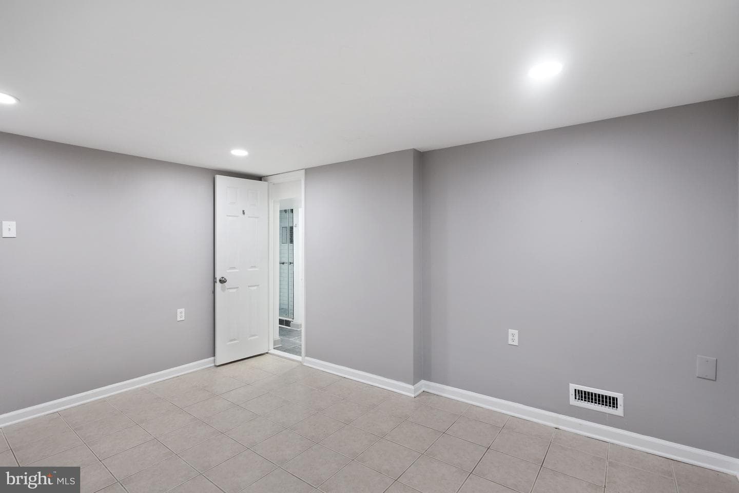 208 N Furman Street photo 35