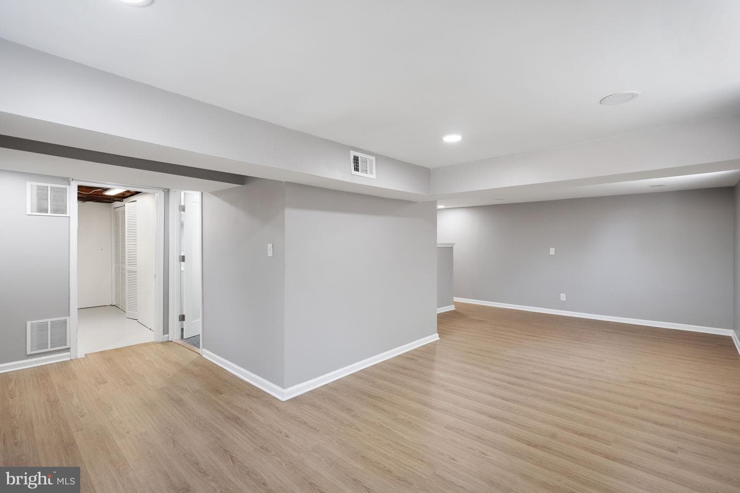 208 N Furman Street photo 41