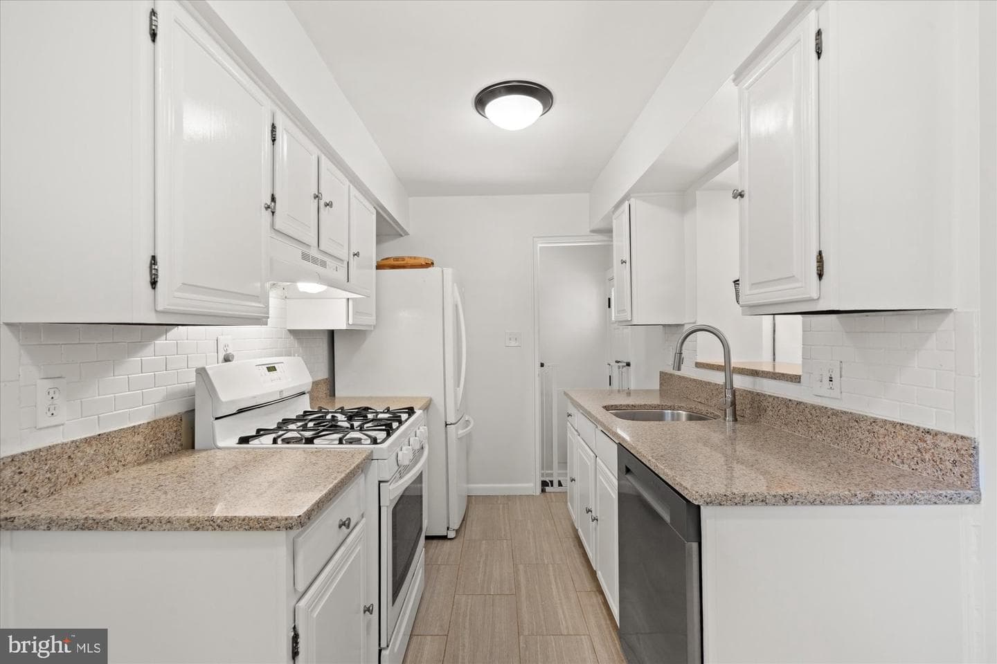 3117 King St photo 9