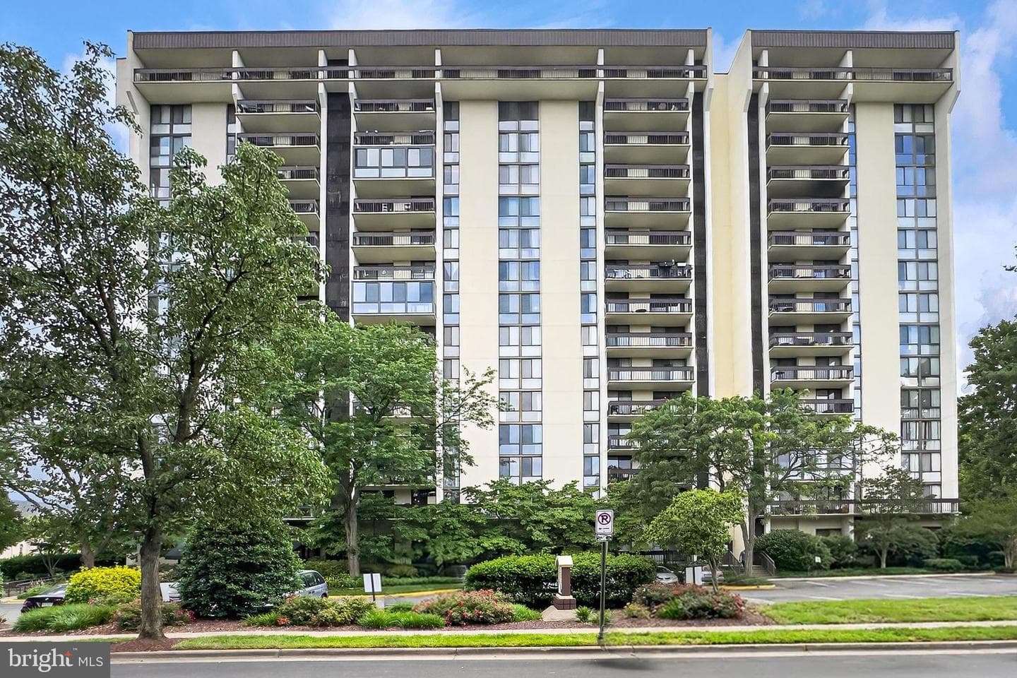 5300 Holmes Run Parkway #906, Alexandria