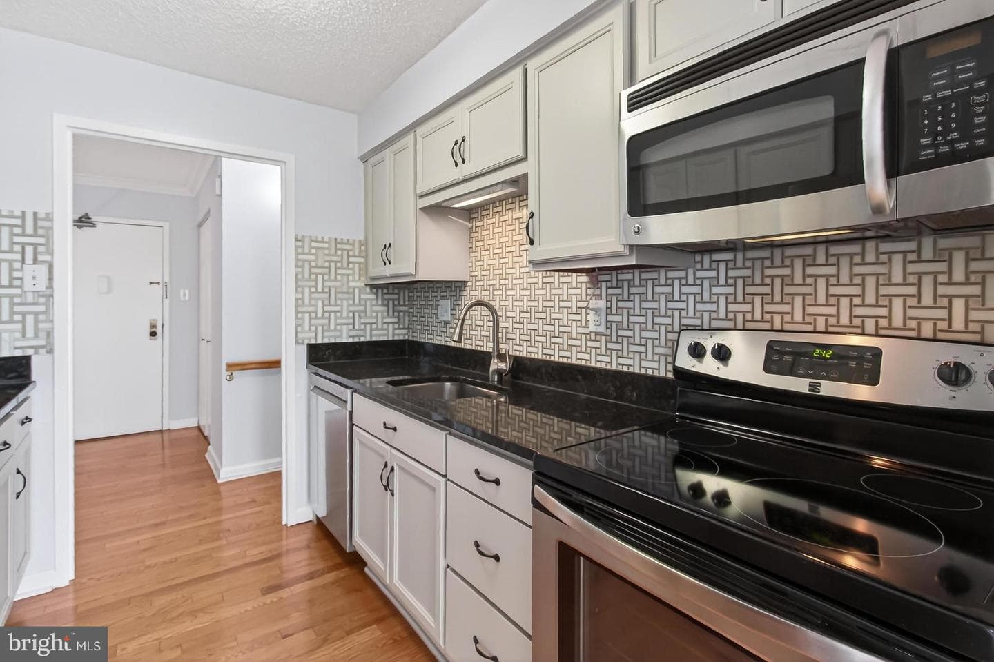 5300 Holmes Run Parkway #906 photo 22