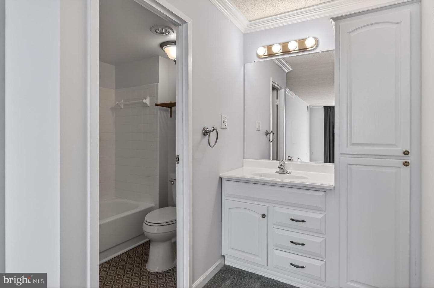 5300 Holmes Run Parkway #906 photo 30