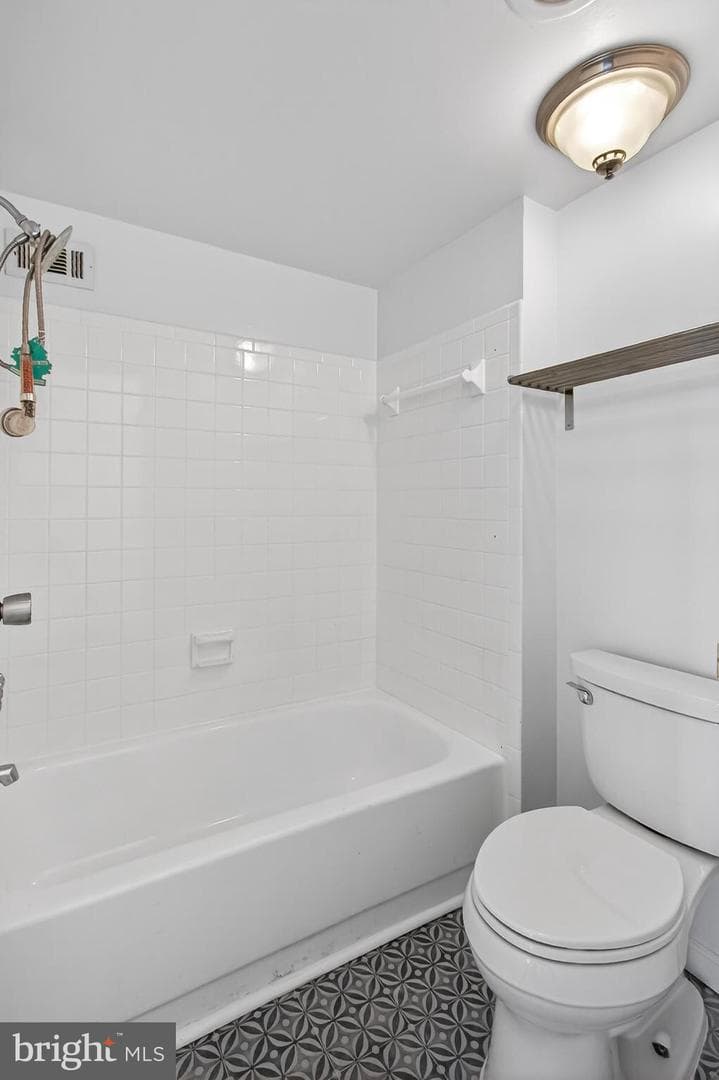 5300 Holmes Run Parkway #906 photo 31