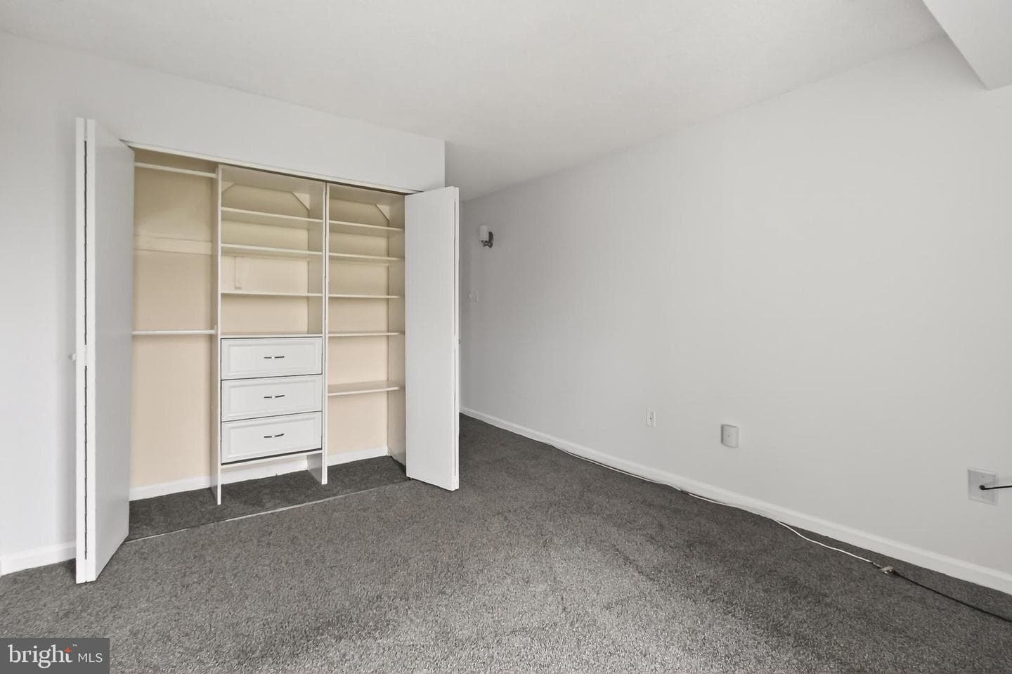 5300 Holmes Run Parkway #906 photo 36