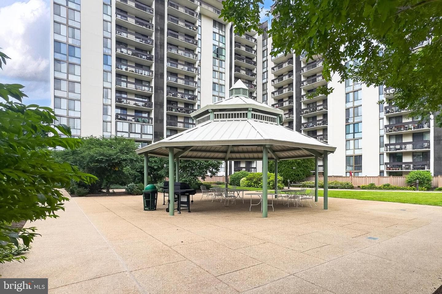 5300 Holmes Run Parkway #906 photo 46
