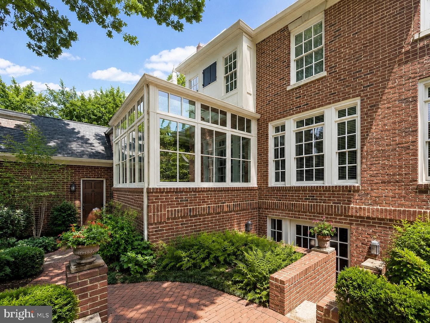 808 Oronoco Street photo 39