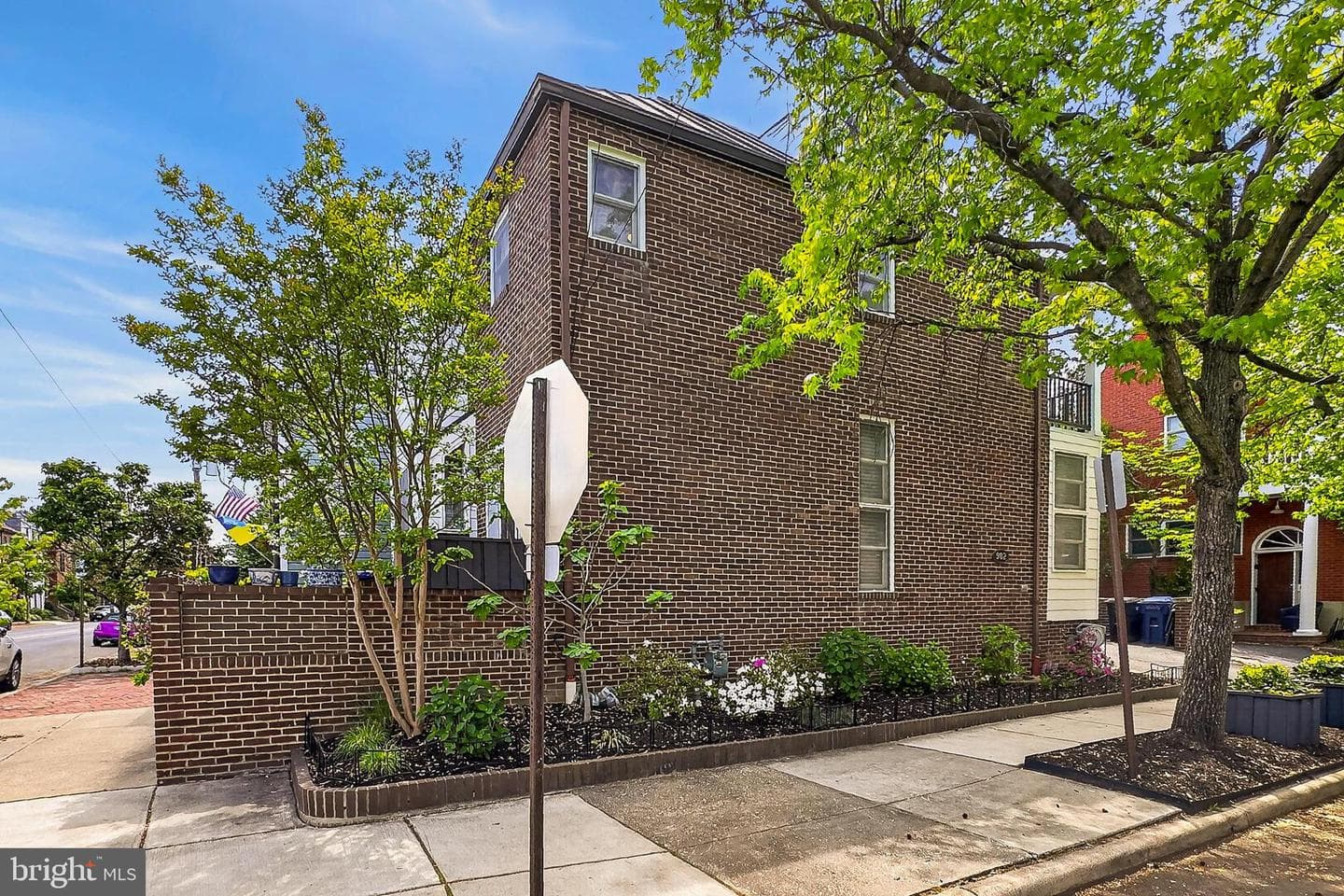 902 Oronoco Street